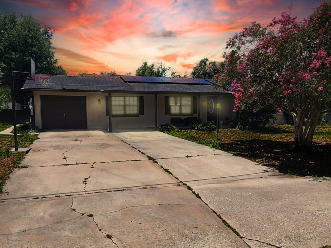 Twilight front view 6814 se 53rd pl