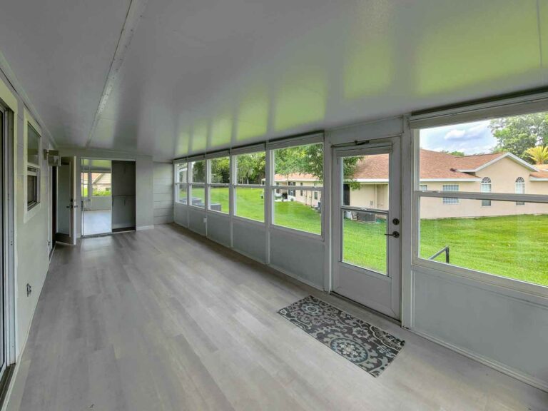 Enclosed lanai Ocala FL Maple Townhouse outdoor living