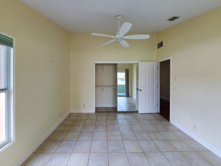 Guest bedroom alternate view Ocala FL townhouse