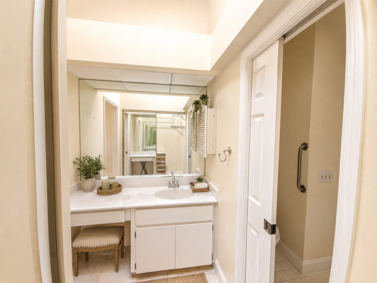 Primary dressing suite Ocala FL townhouse Maple Village